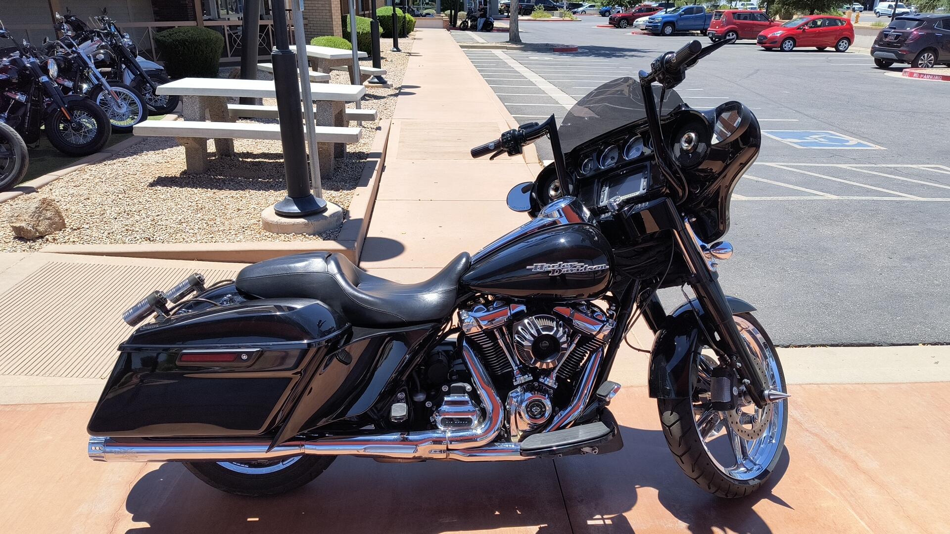 FLHXS 2017 Street Glide® Special