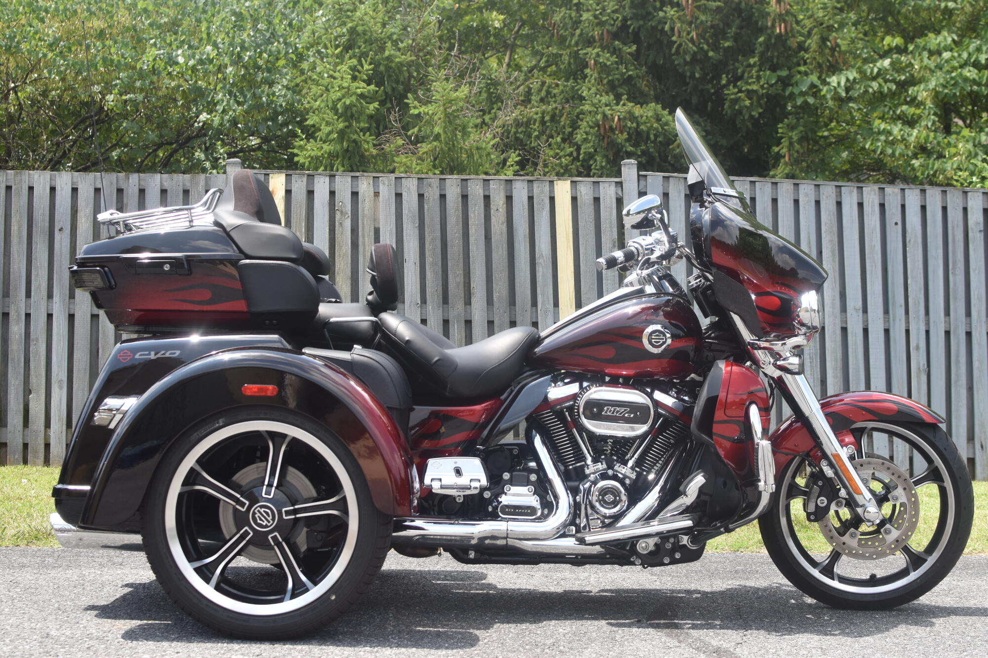 2020 Harley-Davidson® CVO™ Street Glide® FLHXSE | Old Glory Harley