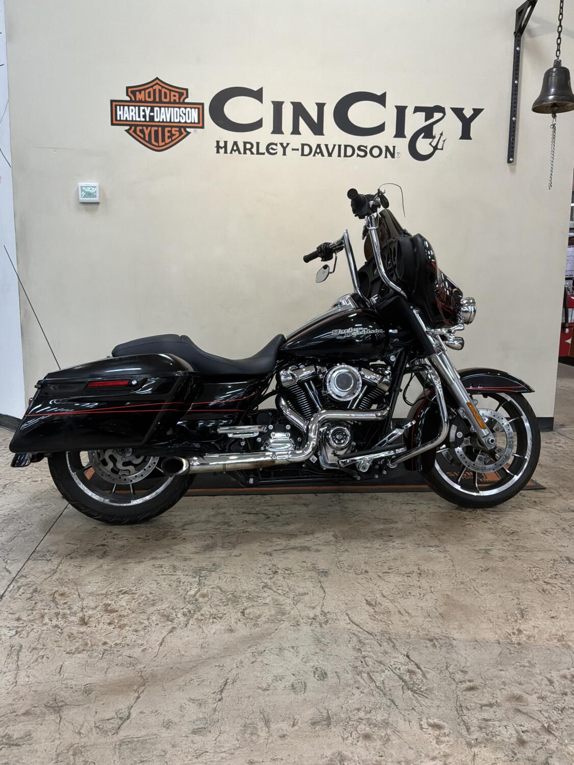 FLHX 2022 Street Glide®