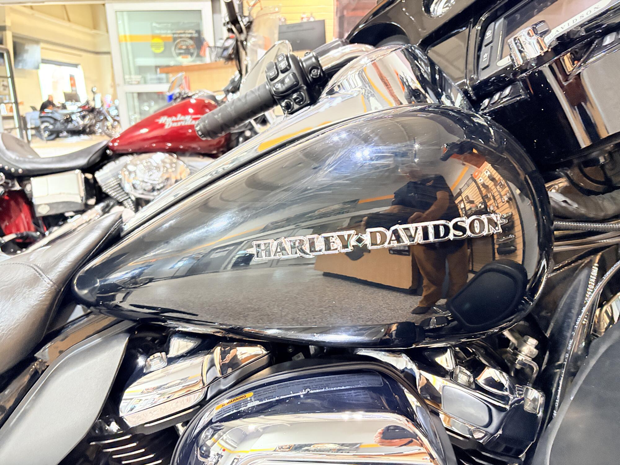2018 FLHTK Harley-Davidson® Ultra Limited Vivid Black