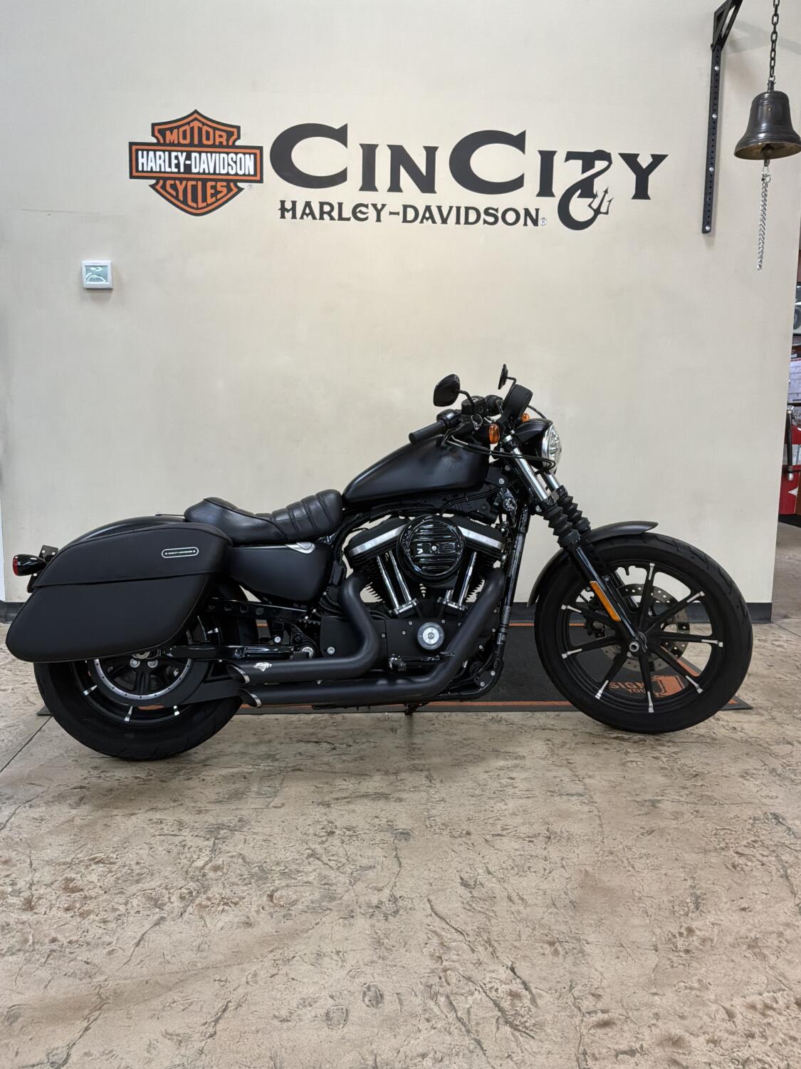 XL 883N 2019 Iron 883™