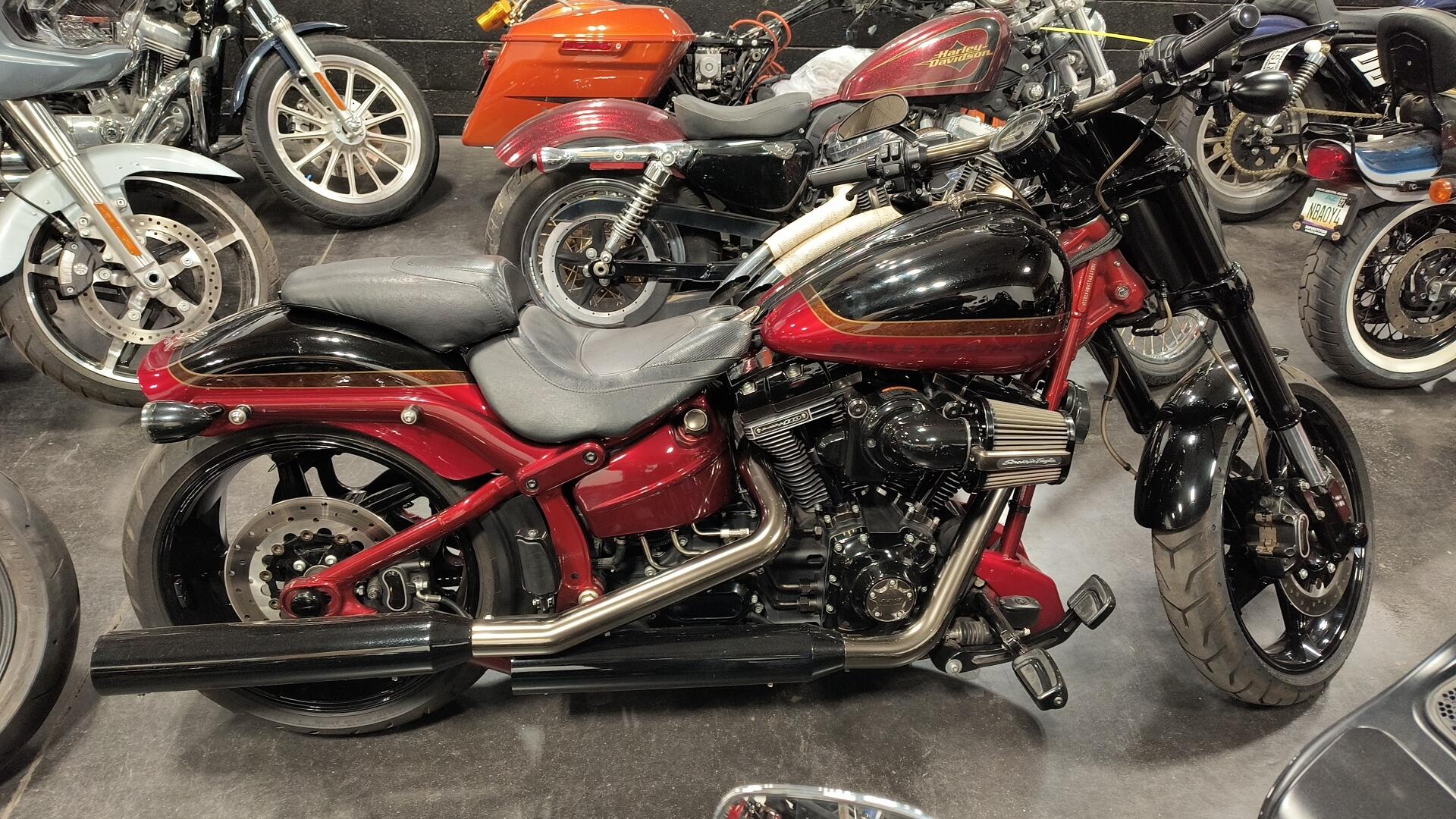FXSE 2017 CVO™ Pro Street Breakout®