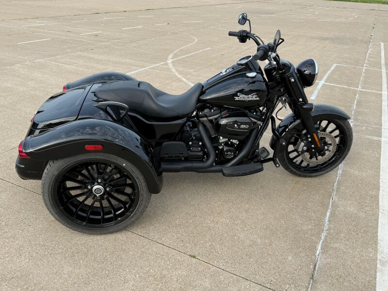 2023 Harley-Davidson® Freewheeler® Vivid Black