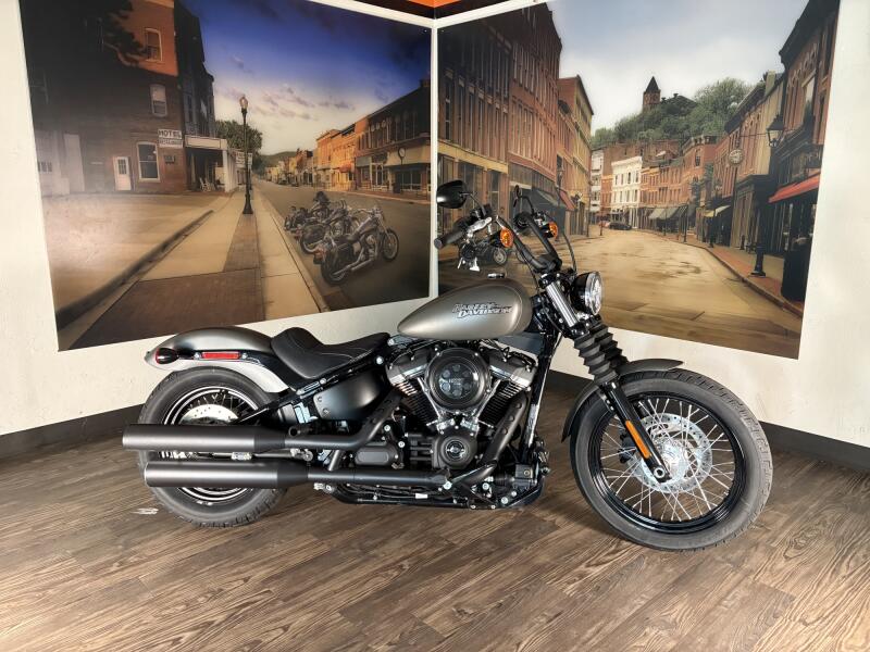 2019 Harley-Davidson® Street Bob® Industrial Gray Denim