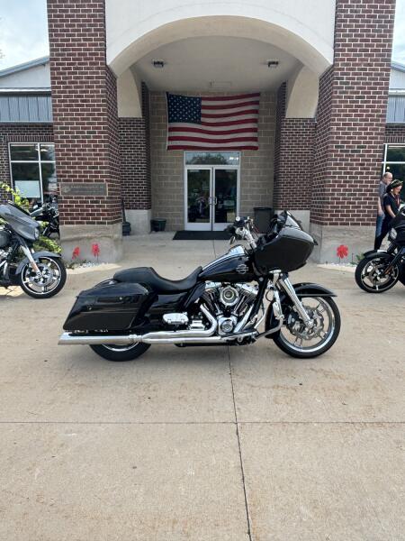 2015 Harley-Davidson® Road Glide® Vivid Black