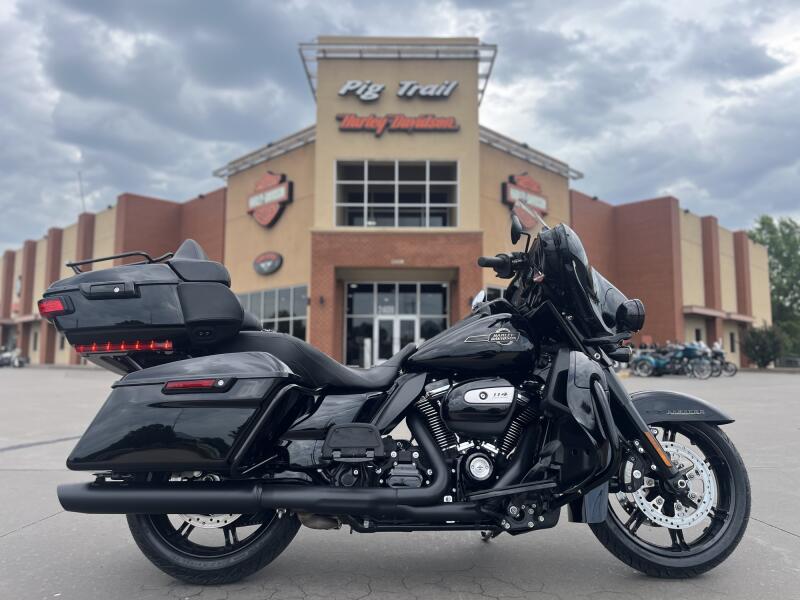 2023 Harley-Davidson® FLHTK Ultra Limited Vivid Black 659632