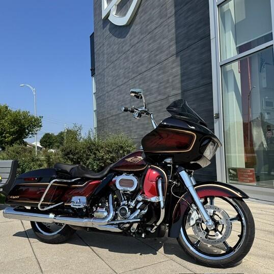 2023 Harley-Davidson® CVO™ Road Glide® LTD Anniversary Heirloom Red Fade