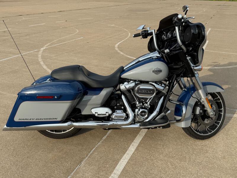 2023 Harley-Davidson® Street Glide® Special Bright Billiard Blue/Billiard Gray