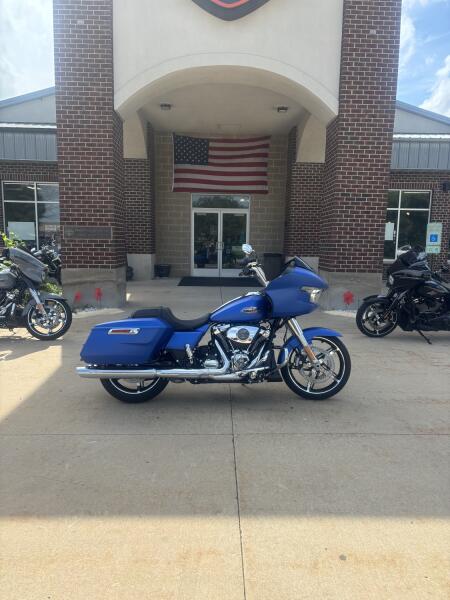 2026 Harley-Davidson® Road Glide® Aurora Blue Denim Chrome Trim