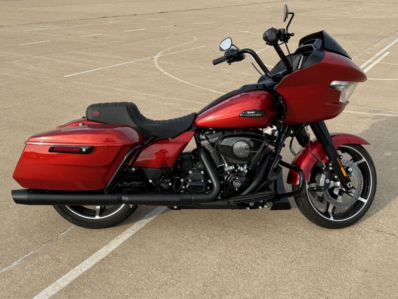 2024 Harley-Davidson® Road Glide® Whiskey Fire - Black Finish