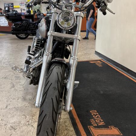FXDC 2009 Super Glide® Custom thumb 1