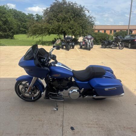 2026 Harley-Davidson® Road Glide® Aurora Blue Denim Chrome Trim thumb 0