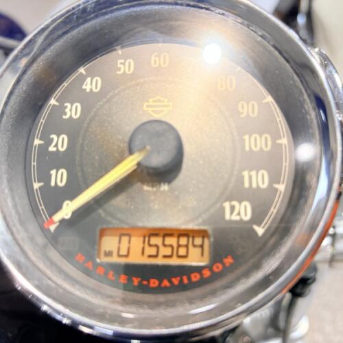 2015 XL1200C Harley-Davidson® 1200 Custom Vivid Black thumb 1