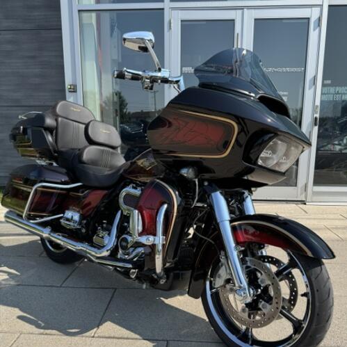 2023 Harley-Davidson® CVO™ Road Glide® LTD Anniversary Heirloom Red Fade thumb 3