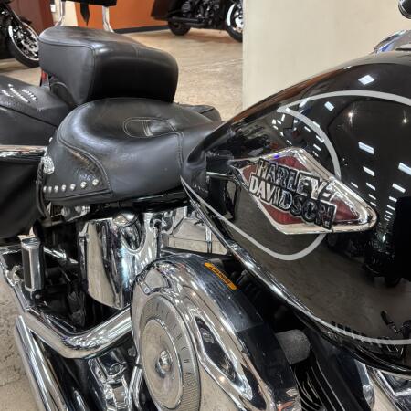 FLSTC 2011 Heritage Softail® Classic thumb 0