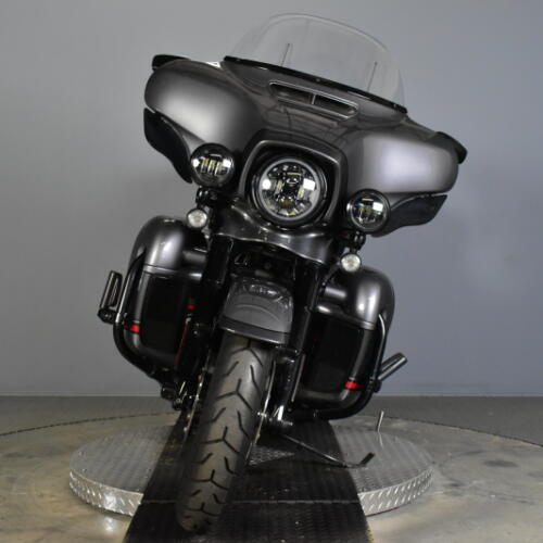 2020 Harley-Davidson® CVO™ Limited FLHTKSE thumb 1