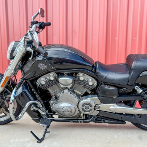 2015 Harley-Davidson® V-Rod Muscle® VRSCF BLACK QUARTZ thumb 3