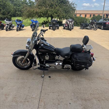 2006 Harley-Davidson® Heritage Softail® Classic Vivid Black thumb 0