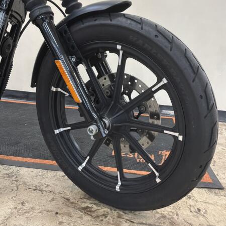XL 883N 2019 Iron 883™ thumb 3
