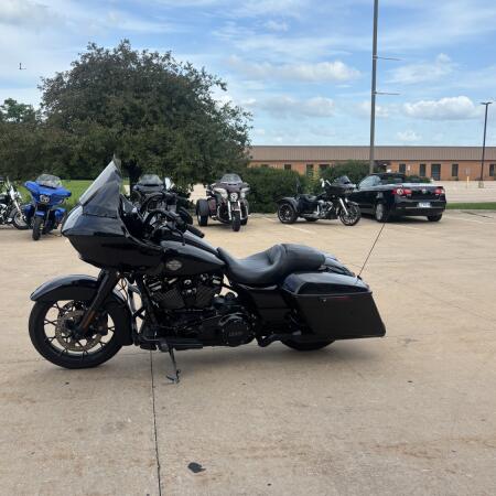 2021 Harley-Davidson® Road Glide® Special Vivid Black - Black Finish thumb 1