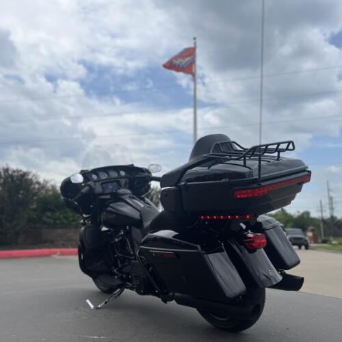 2023 Harley-Davidson® FLHTK Ultra Limited Vivid Black 659632 thumb 0