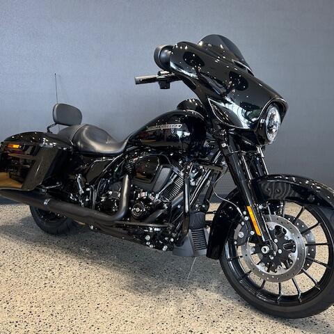 【中古車情報】2018YM FLHXS VIVID BLACK (管理番号：673944) thumb 3