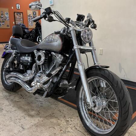 FXDC 2009 Super Glide® Custom thumb 3