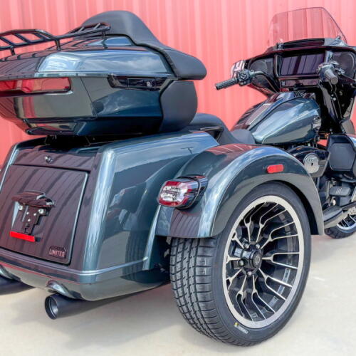 2026 Harley-Davidson® Street Glide 3 Limited FLHLT Iron Horse Metallic Chrome Trim thumb 1