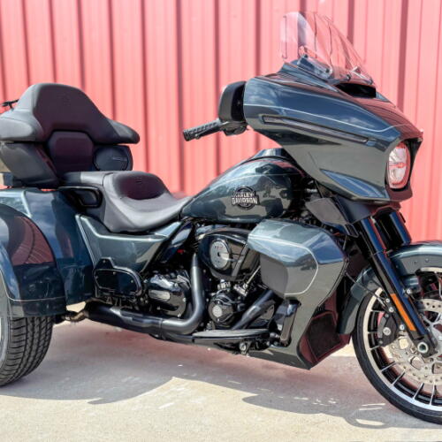 2026 Harley-Davidson® Street Glide 3 Limited FLHLT Iron Horse Metallic Chrome Trim thumb 2