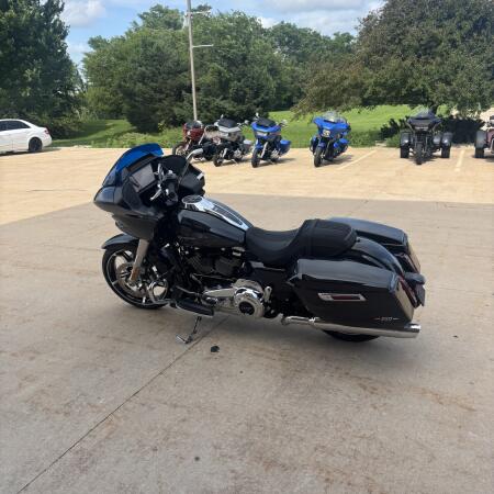 2026 Harley-Davidson® Road Glide® MIDNIGHT EMBER thumb 1