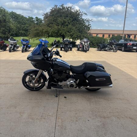 2026 Harley-Davidson® Road Glide® MIDNIGHT EMBER thumb 0