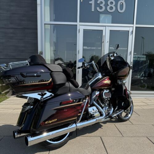 2023 Harley-Davidson® CVO™ Road Glide® LTD Anniversary Heirloom Red Fade thumb 2