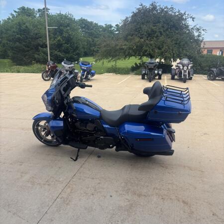2025 Harley-Davidson® Street Glide® Ultra Blue Burst - Black Finish thumb 1