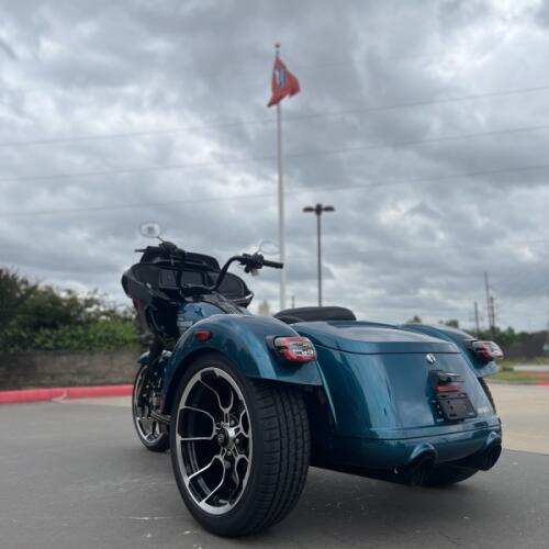 2026 Harley-Davidson® FLTRT Road Glide 3 Teal Thunder thumb 0