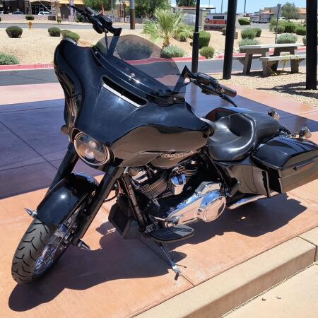 FLHXS 2017 Street Glide® Special thumb 1