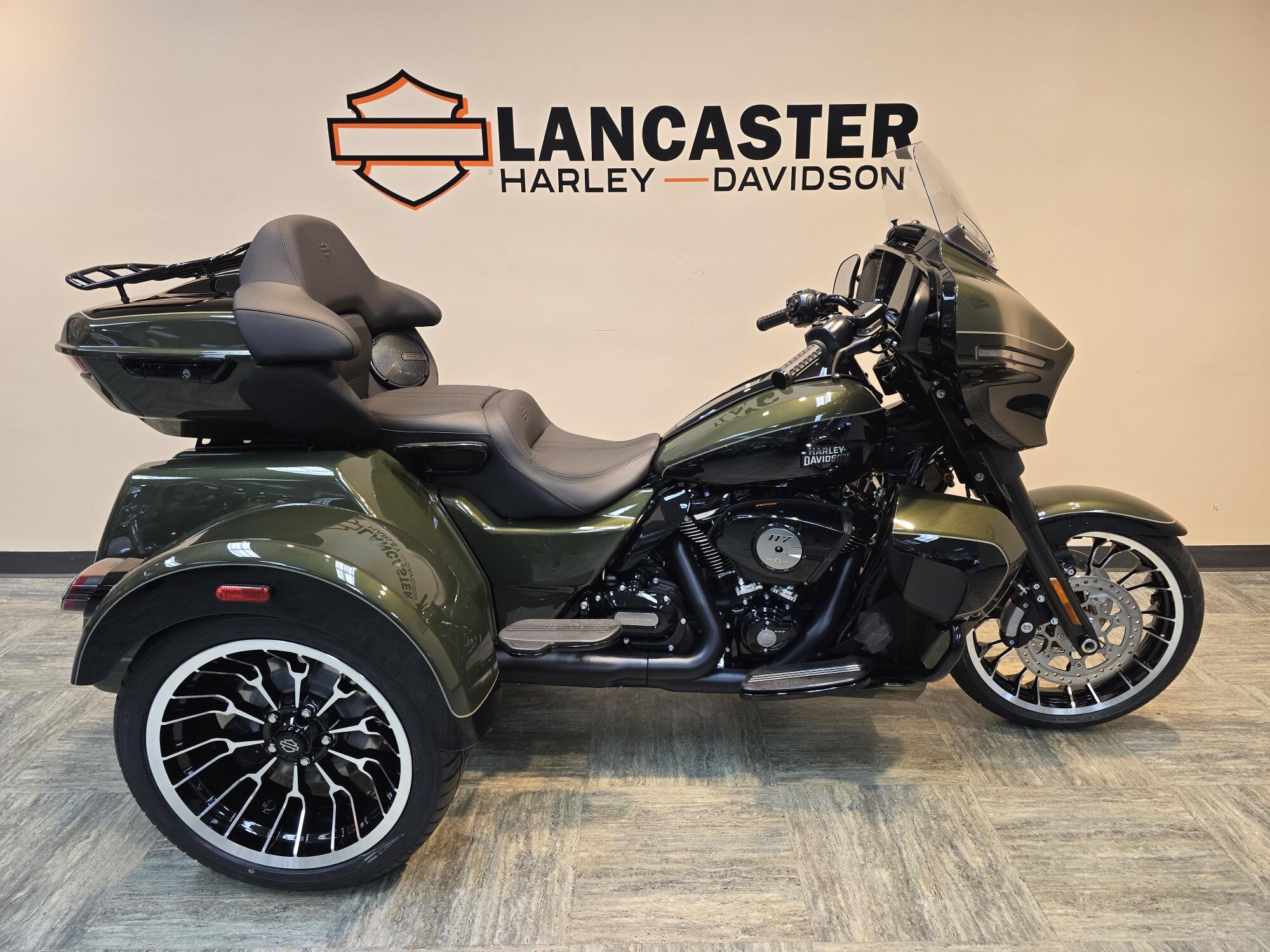 2026 Harley-Davidson® Street Glide 3 Limited Olive Steel Metallic / Vivid Black Black Trim FLHLT