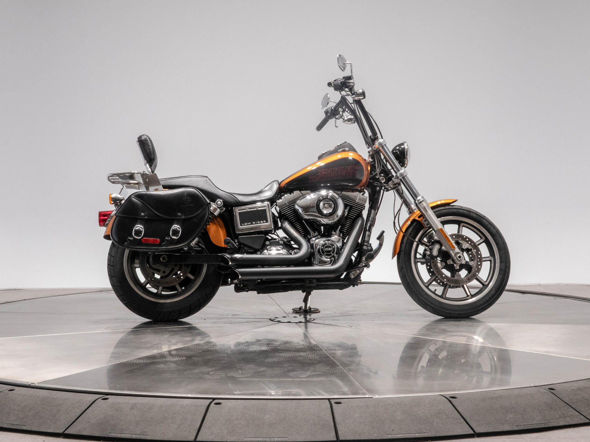 2014 HARLEY-DAVIDSON FXDL LOW RIDER in Amber Whiskey/Vivid Black