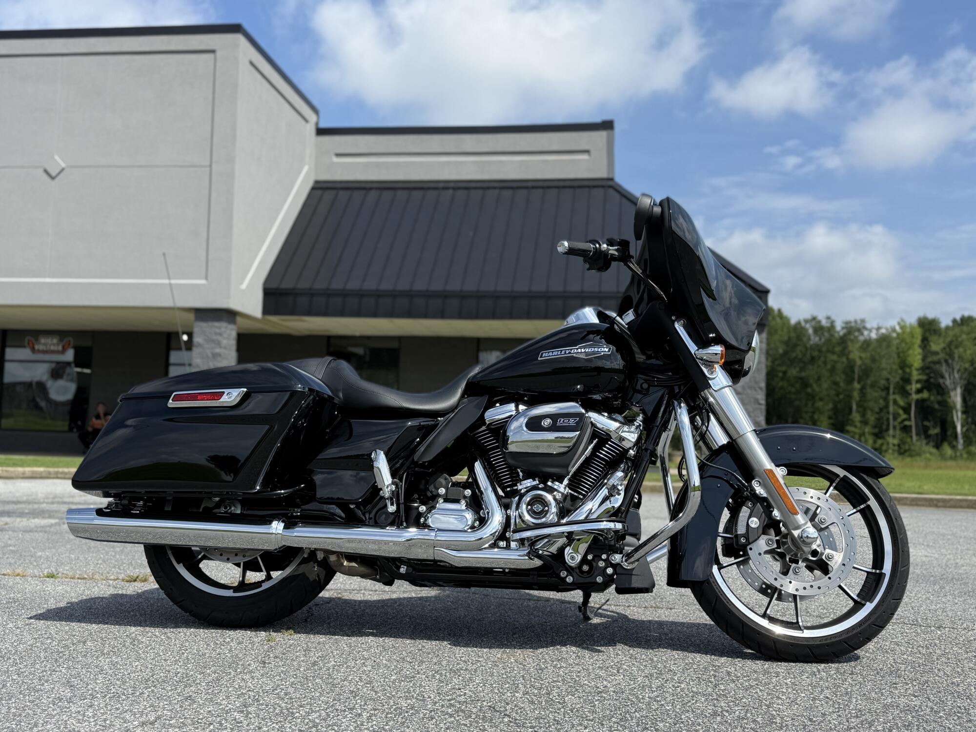 FLHX 2023 Street Glide®