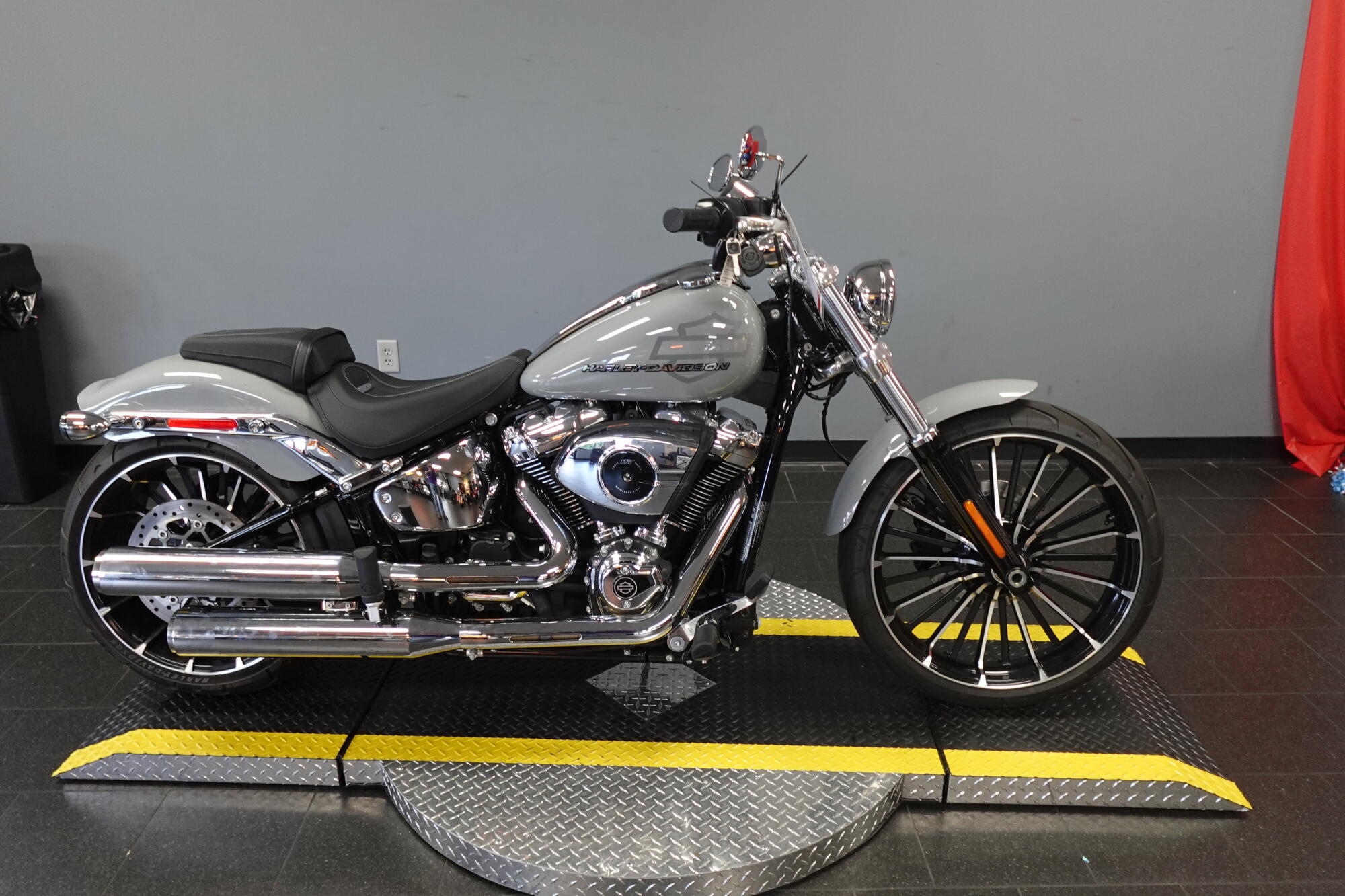 2025 Harley-Davidson® Breakout® FXBR | The Woodlands Harley-Davidson®