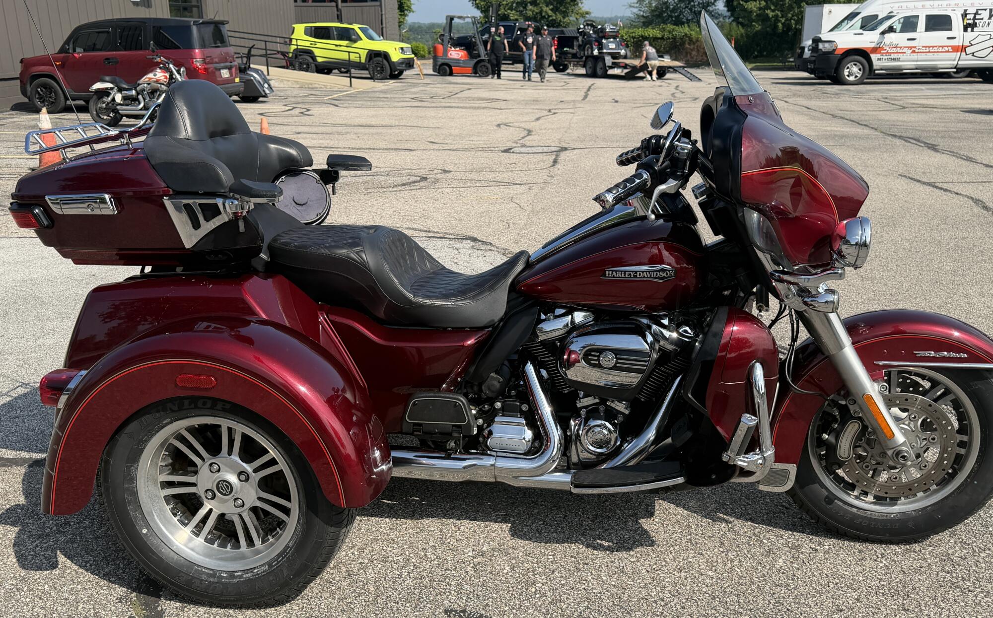 2017 FLHTCUTG  Tri Glide® Ultra