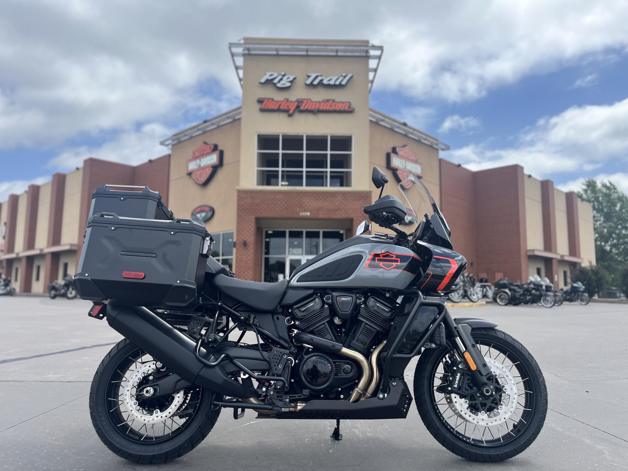 2026 Harley-Davidson® RA1250L Pan America 1250 Limited DRK BILIARD GRY