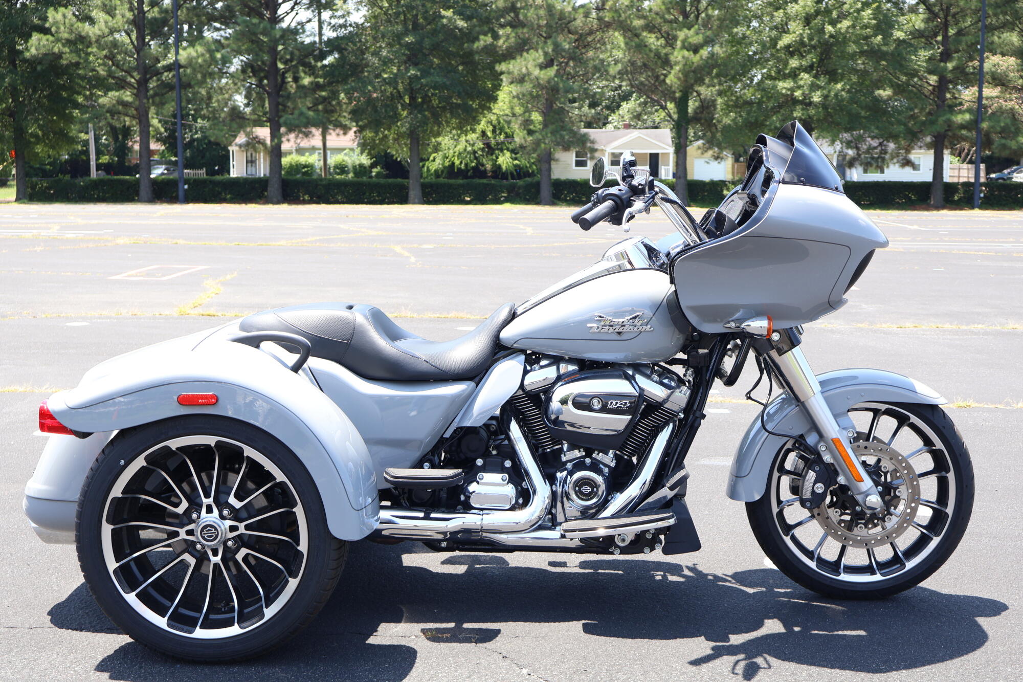 2024 Harley-Davidson® Road Glide® 3 Billiard Gray
