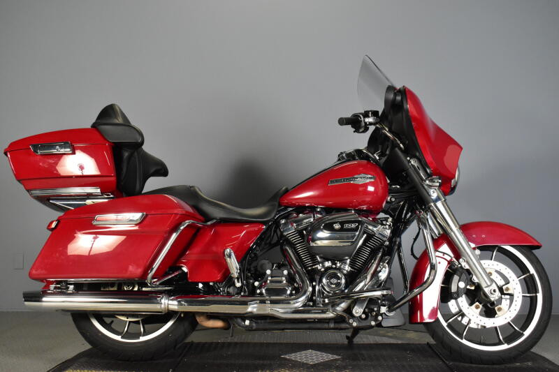 2021 Harley-Davidson® Street Glide® Billiard Red
