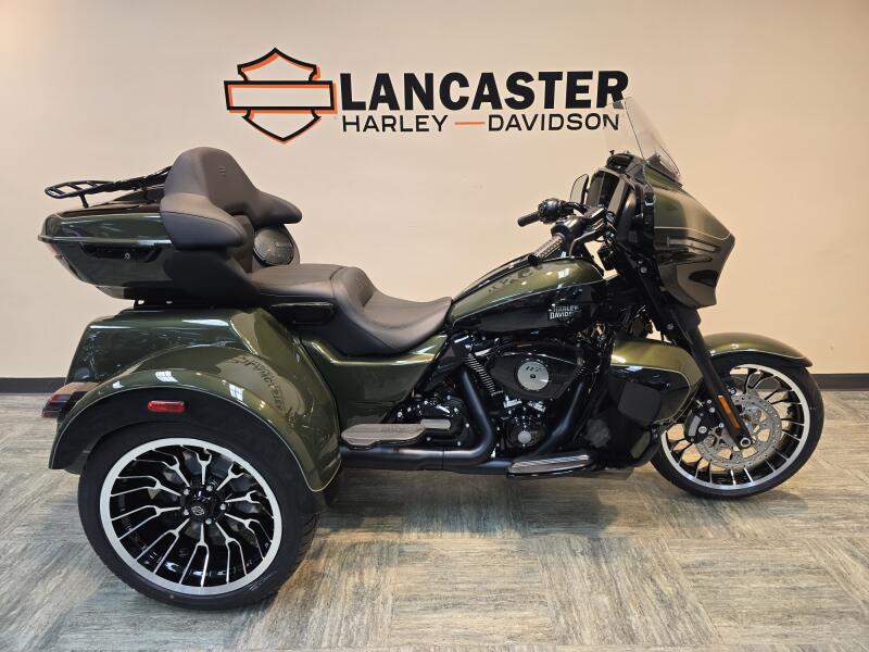 2026 Harley-Davidson® Street Glide 3 Limited Olive Steel Metallic / Vivid Black Black Trim FLHLT