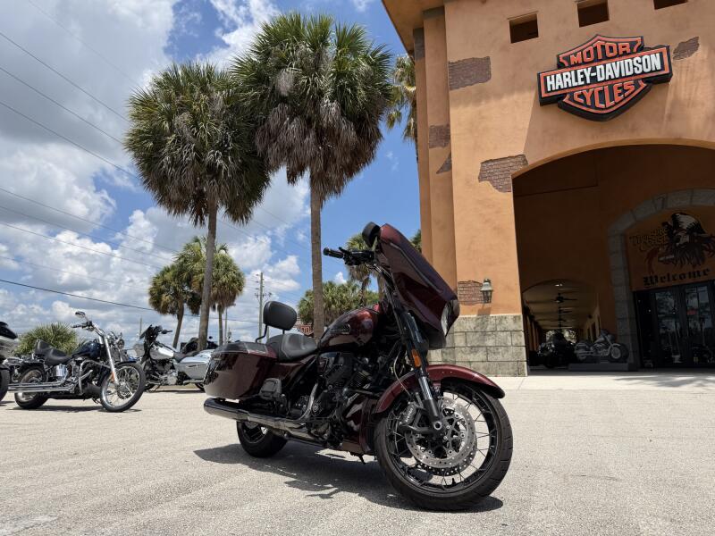 Harley-Davidson® CVO™ Street Glide® 2024