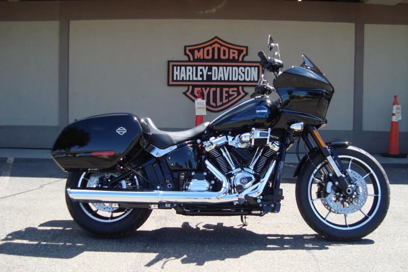 2026 Harley-Davidson® Low Rider® ST Vivid Black Chrome Trim