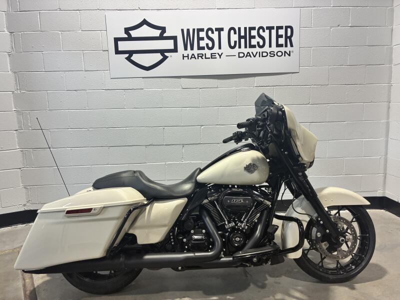 2022 Harley-Davidson® Street Glide® Special White Sand Pearl FLHXS