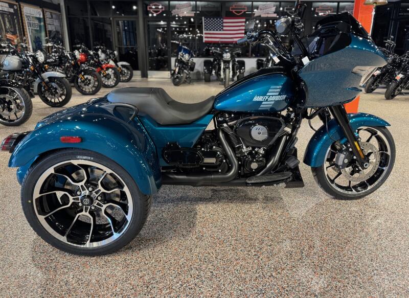 FLTRT 2026 Road Glide 3