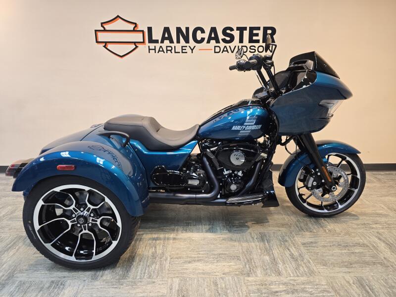 2026 Harley-Davidson® Road Glide 3 Teal Thunder FLTRT