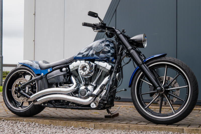 2015 (15) Harley-Davidson Breakout™ 